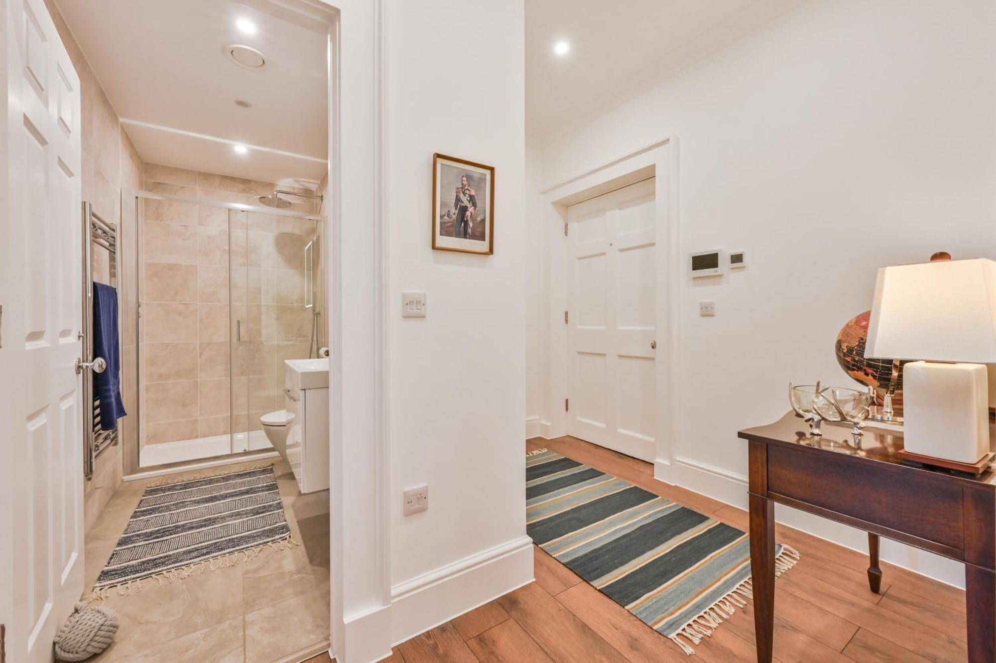 9 Admiralty House Stunning Luxury With Free Parking *