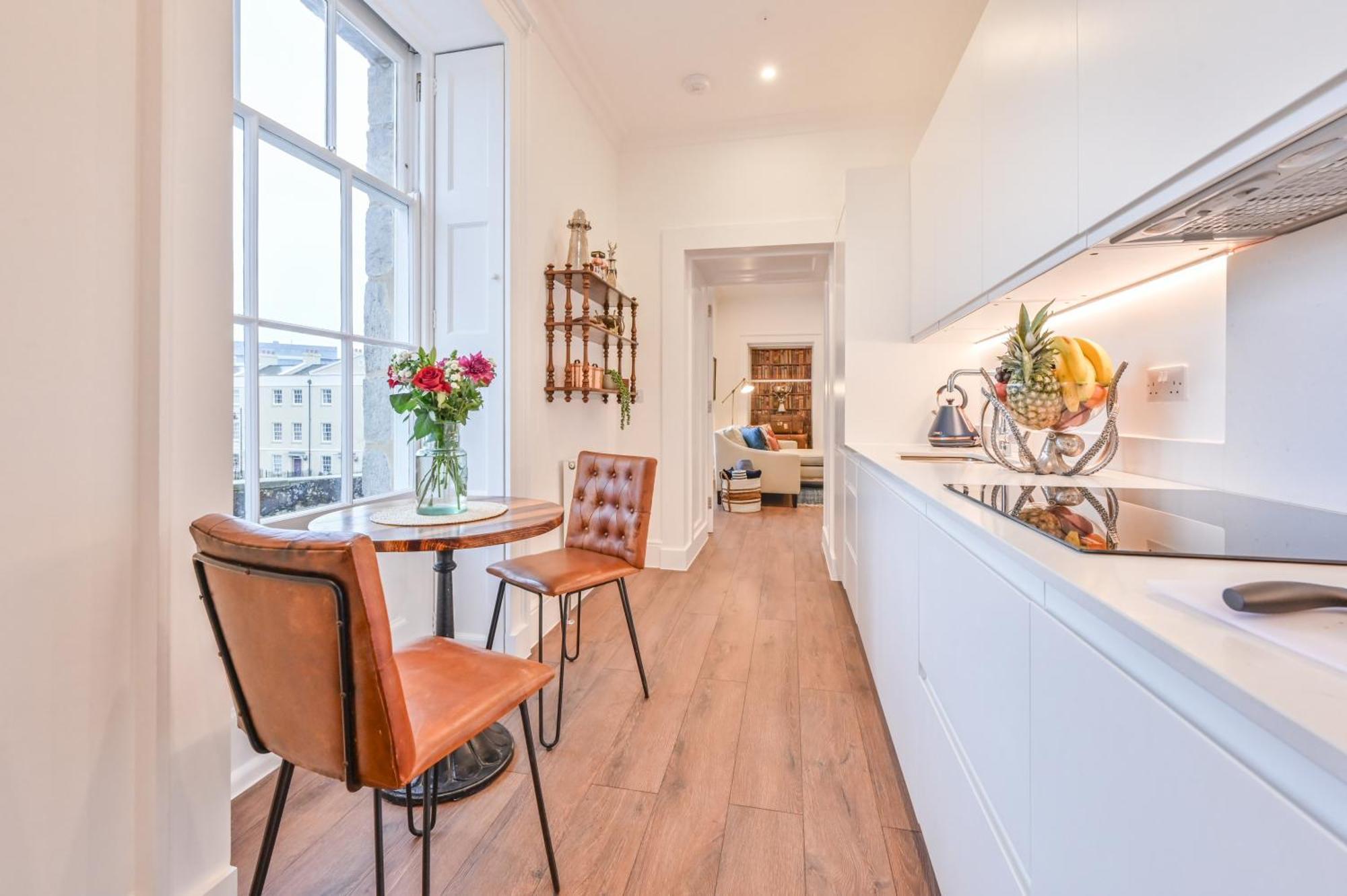 9 Admiralty House Stunning Luxury With Free Parking Plymouth