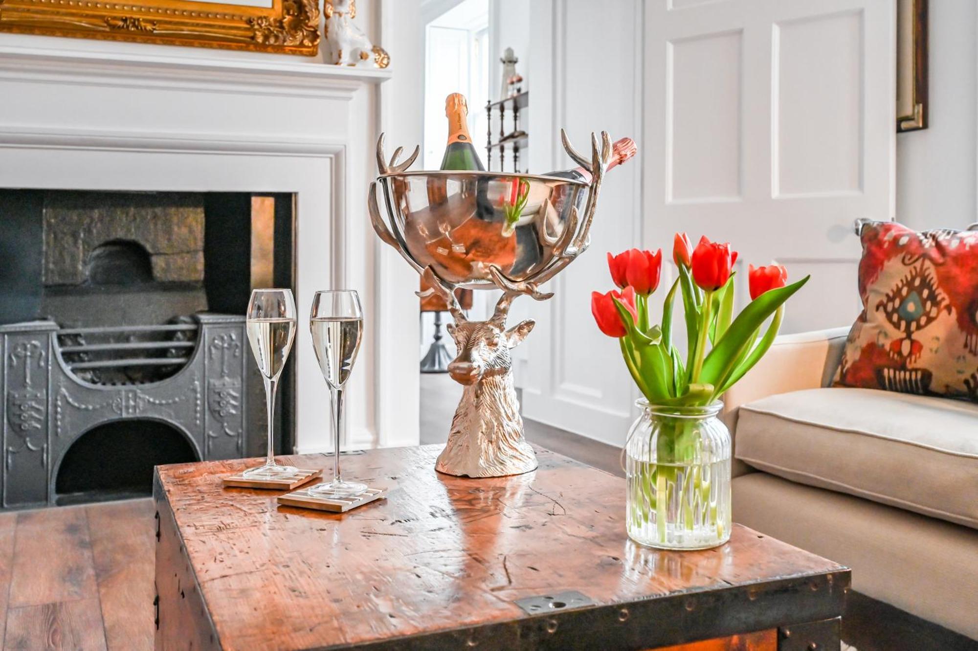 9 Admiralty House Stunning Luxury With Free Parking