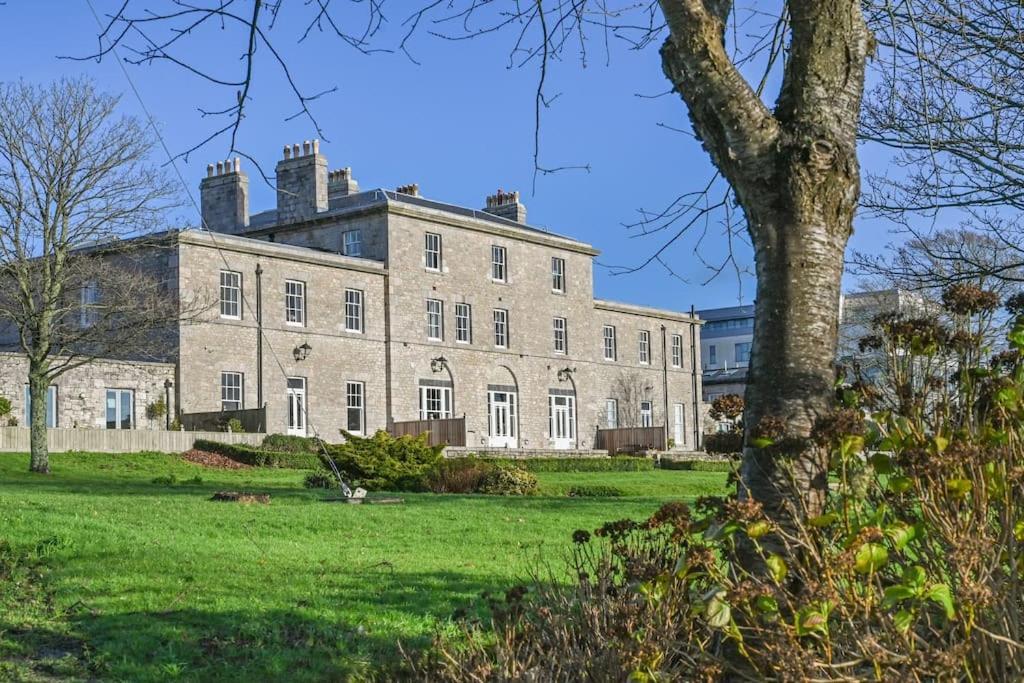 9 Admiralty House Stunning Luxury With Free Parking Plymouth