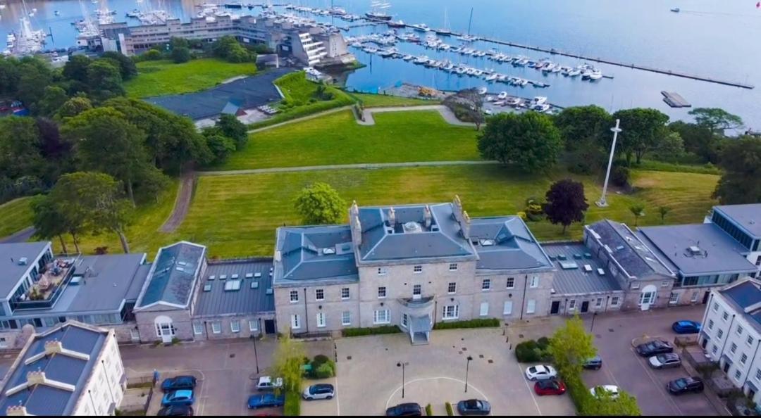 Apartment 9 Admiralty House Stunning Luxury With Free Parking *